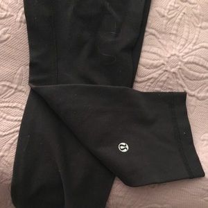 Lululemon cropped wunder under black leggings